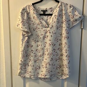 Hilary Radley Cream Flutter Sleeve Fitted Blouse